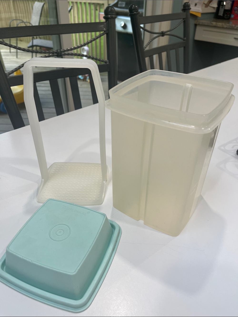 Tupperware Pick A Dilli
 3 Pc Pickle Keeper Clear & mint color, 1330-8 Container